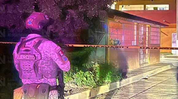 Ejecutan a balazos a una mujer en la cochera de un domicilio de la colonia Las Cucas de Culiacán, Sinaloa