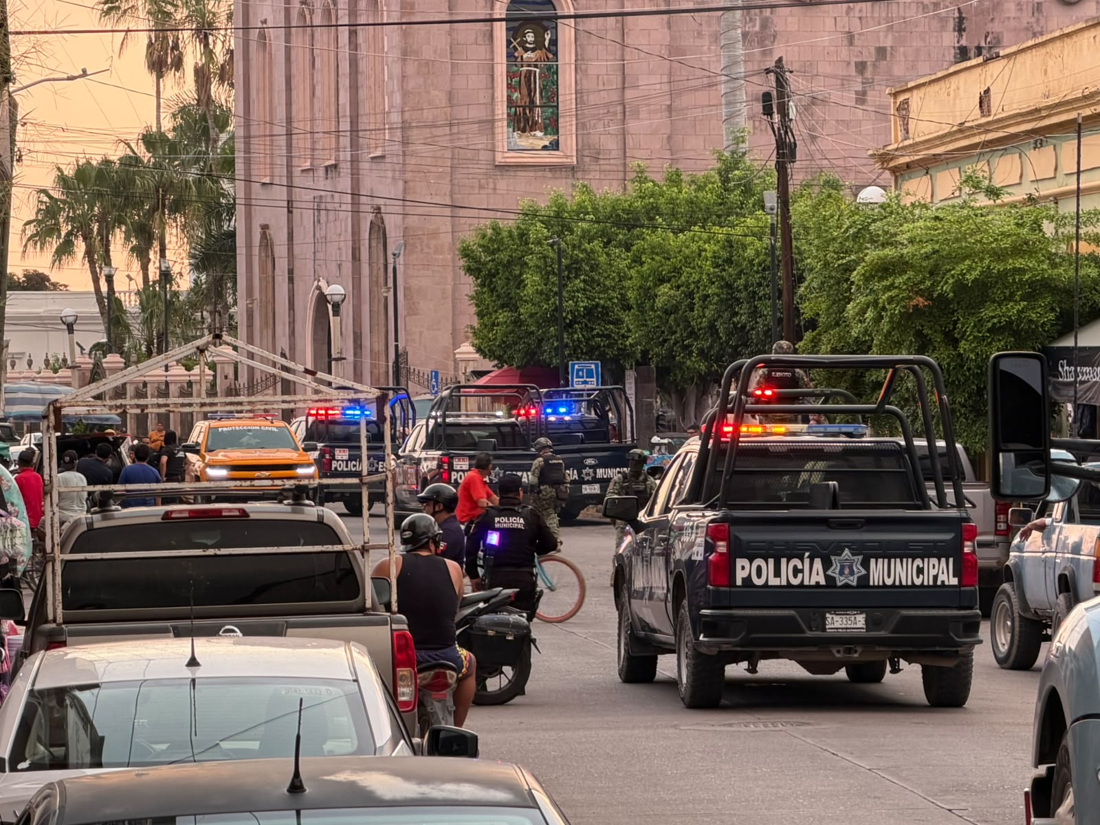 Mujer ejecutada frente a la Parroquia San Francisco de Asís, en Escuinapa