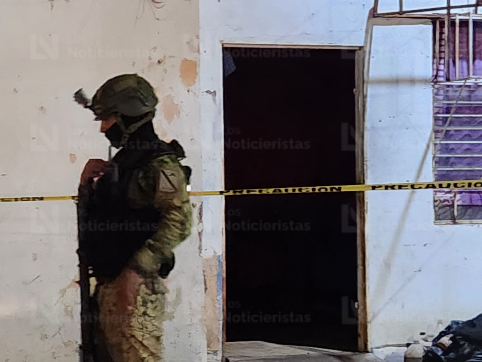 Mujer es atacada a balazos en un domicilio de Barrancos, en Culiacán