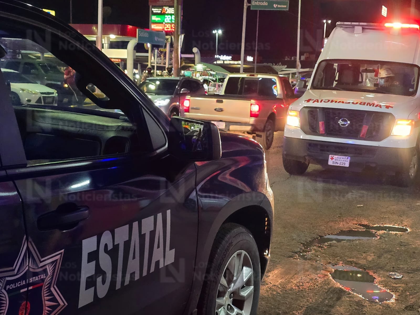 Mujer es atacada a balazos en un domicilio de Barrancos, en Culiacán