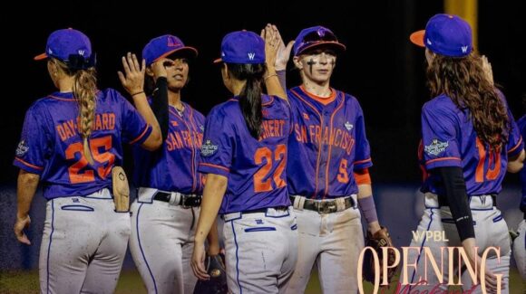 Inicia la Liga Profesional de Béisbol Femenil con triunfos de Los Ángeles y San Francisco