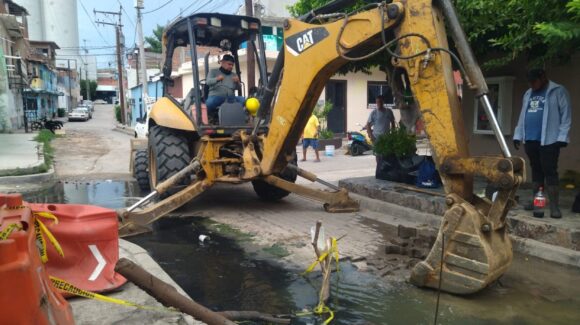 Mazatlán, Sinaloa, abre frente contra el drenaje viejo; Jumapam rehabilita 320 metros de tubería en seis sectores