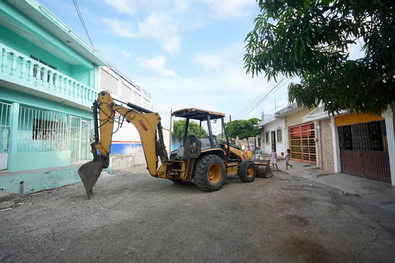 Gobierno Municipal de Mazatlán inicio dos obras de pavimentación en las colonias Rincón de Urías y Sinaloa
