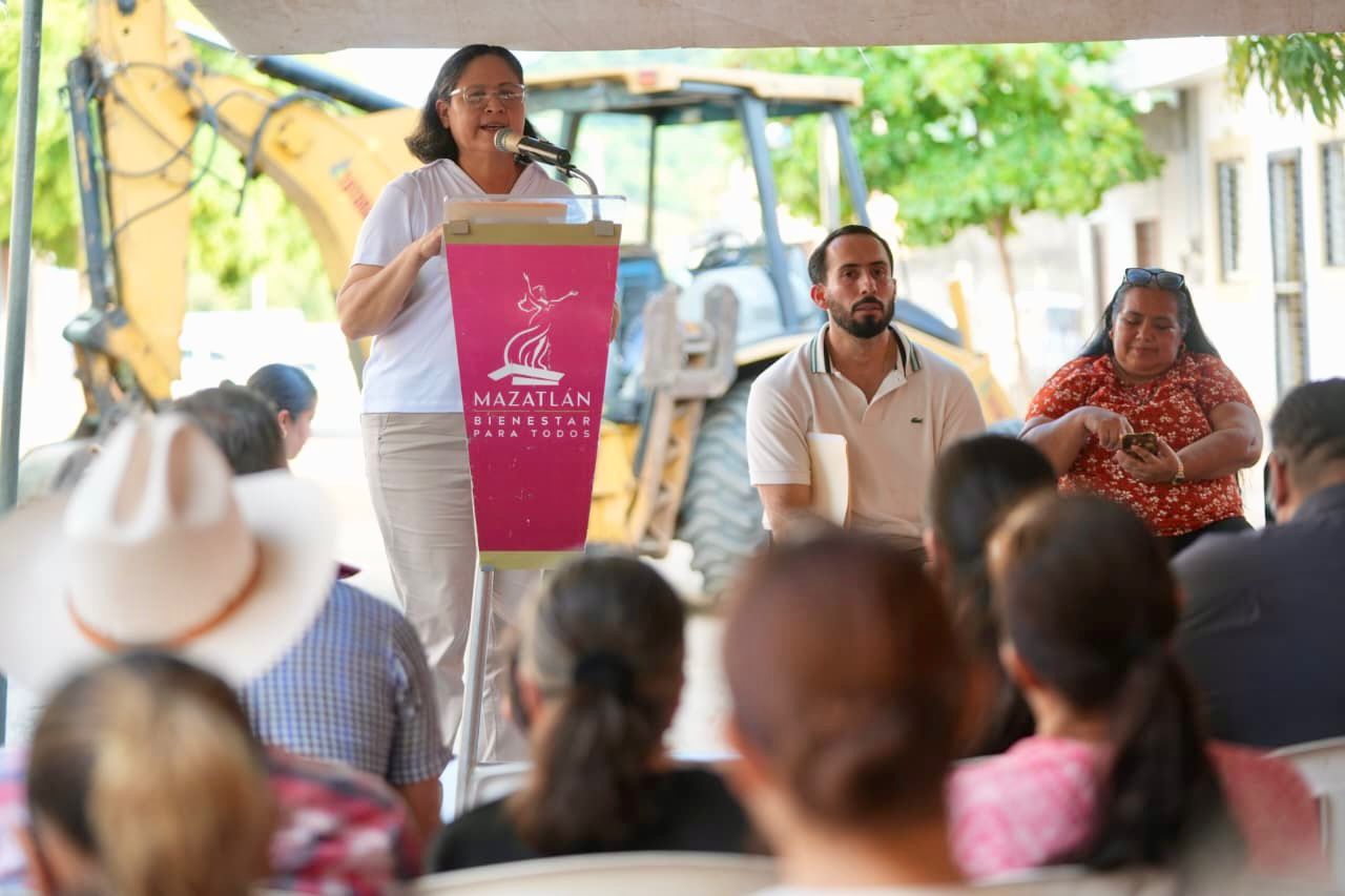 Gobierno Municipal de Mazatlán inicio dos obras de pavimentación en las colonias Rincón de Urías y Sinaloa