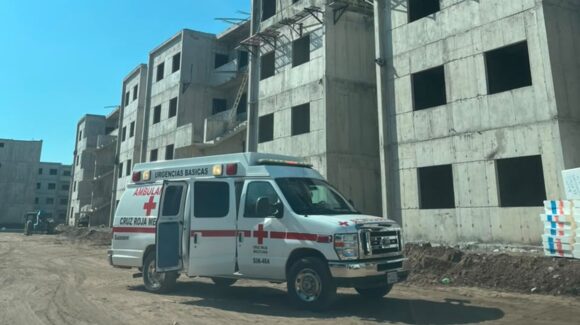 Muere trabajador tras caer del tercer piso de las Viviendas del Bienestar en Guasave, Sinaloa