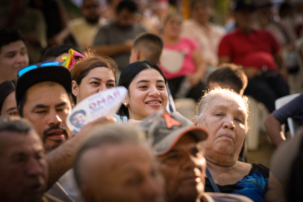 Omar López Campos escucha a necesidades de habitantes de la Isla de la Piedra, en Mazatlán