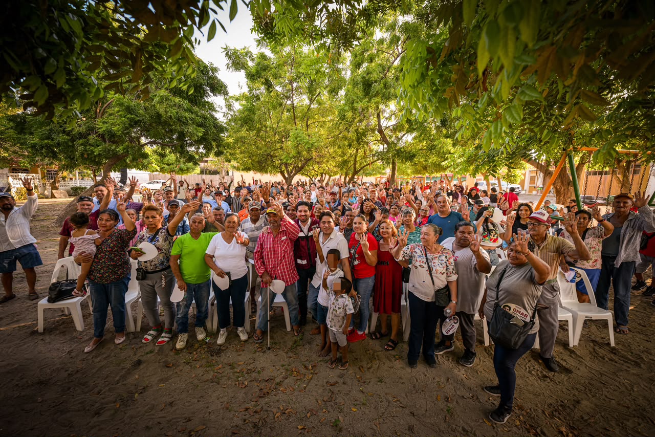 Omar López Campos escucha a necesidades de habitantes de la Isla de la Piedra, en Mazatlán