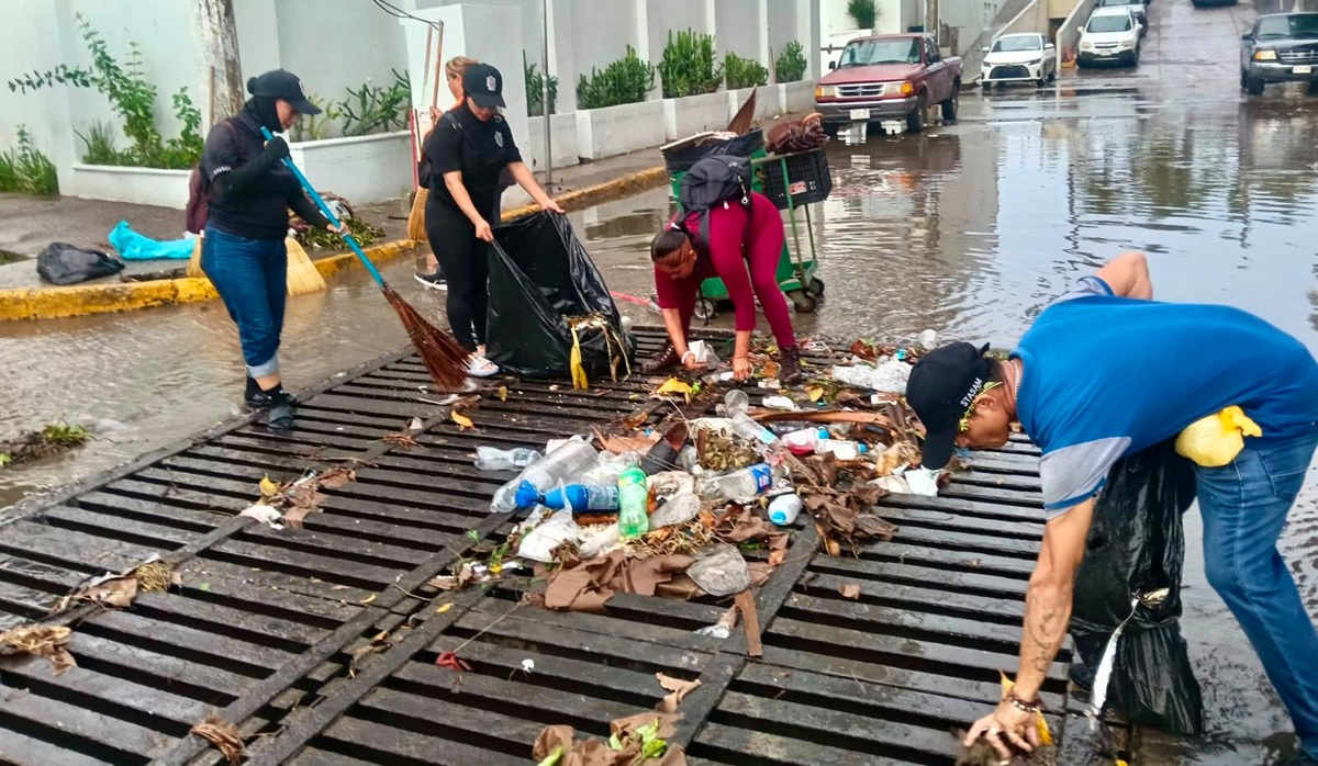 Operativo de atención tras lluvias en Mazatlán