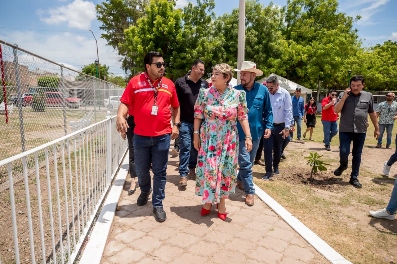 Oxxo rehabilita el parque Santa Fe en Guasave