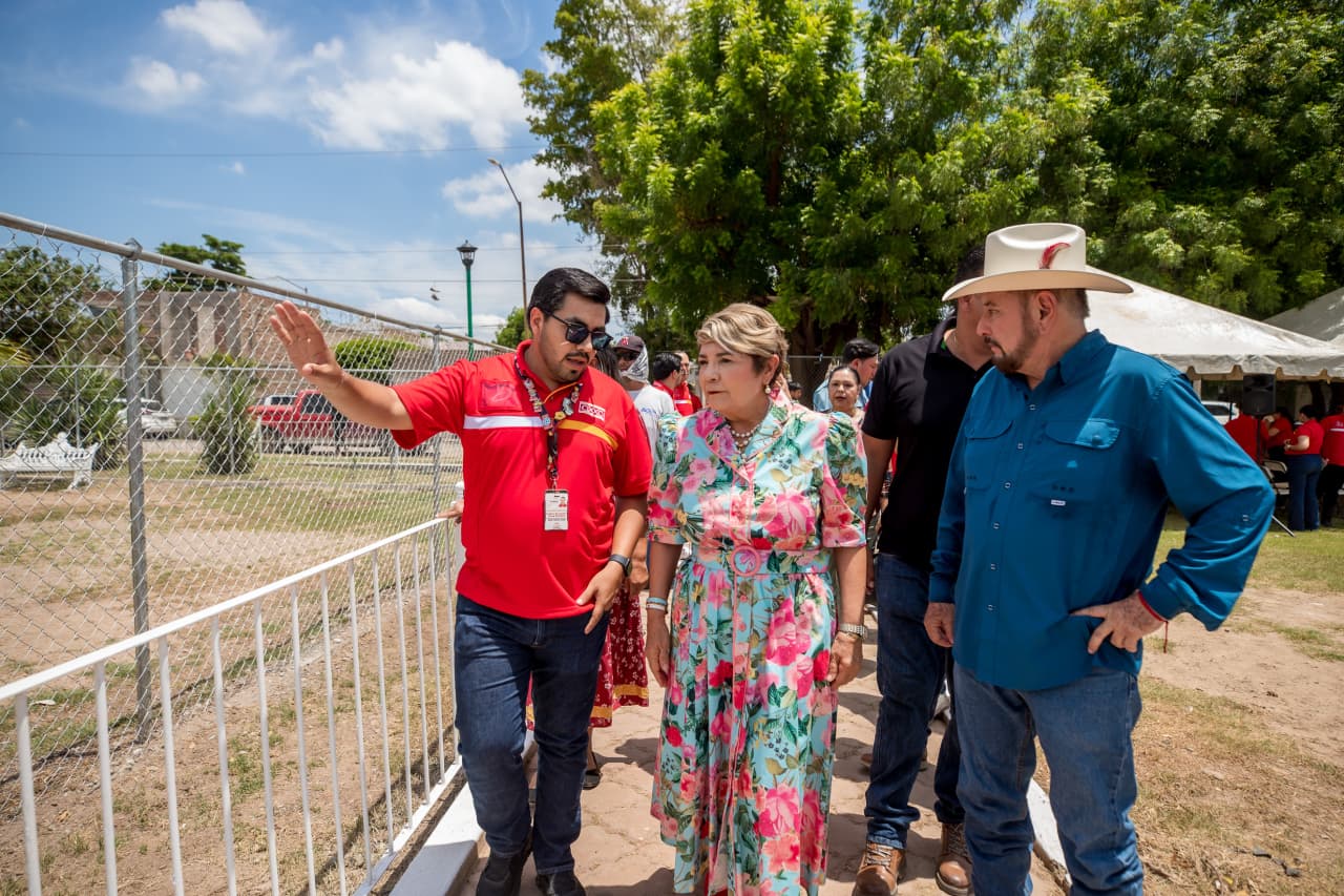 Oxxo rehabilita el parque Santa Fe en Guasave