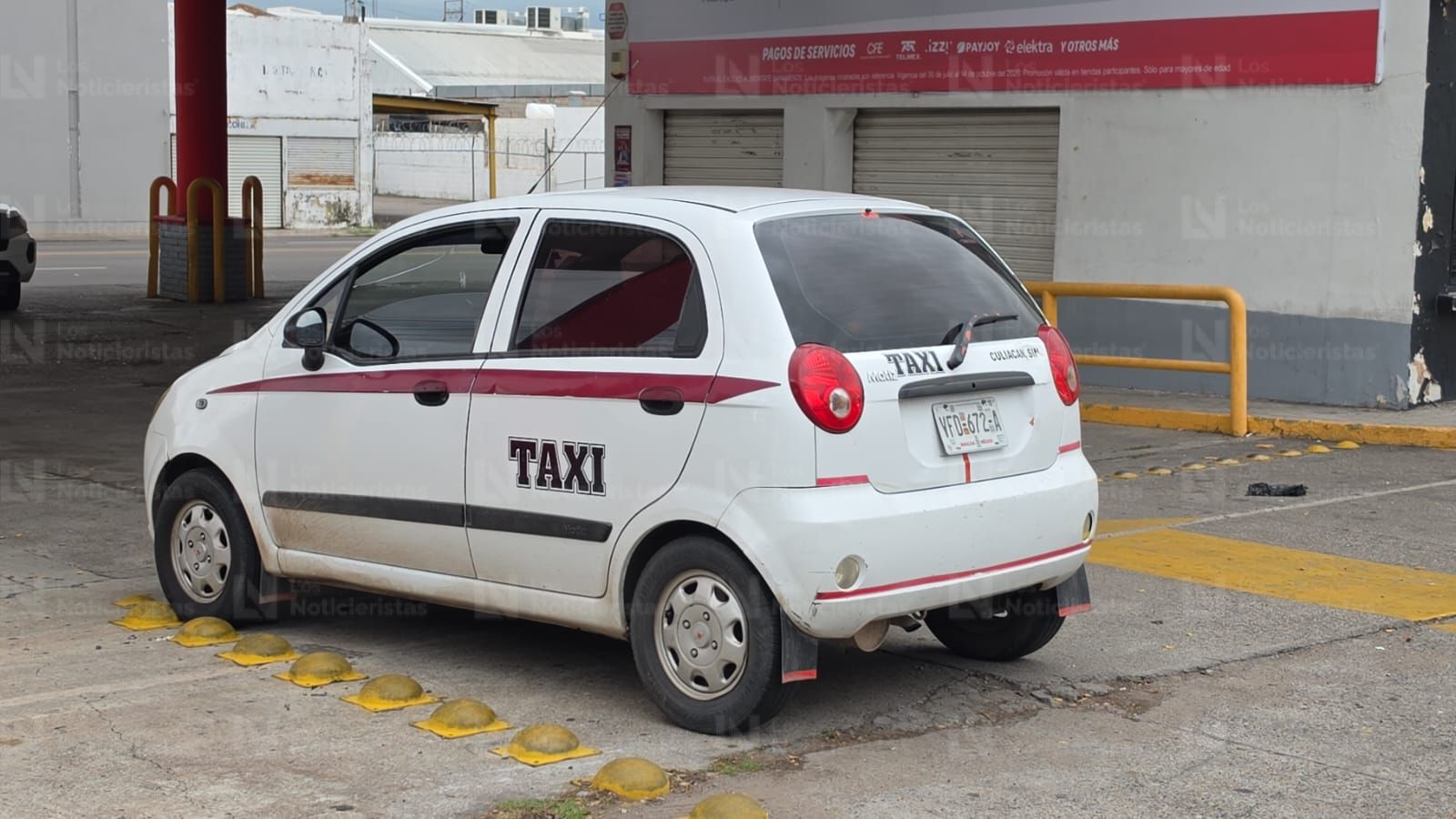 Unidad taxi abandonada