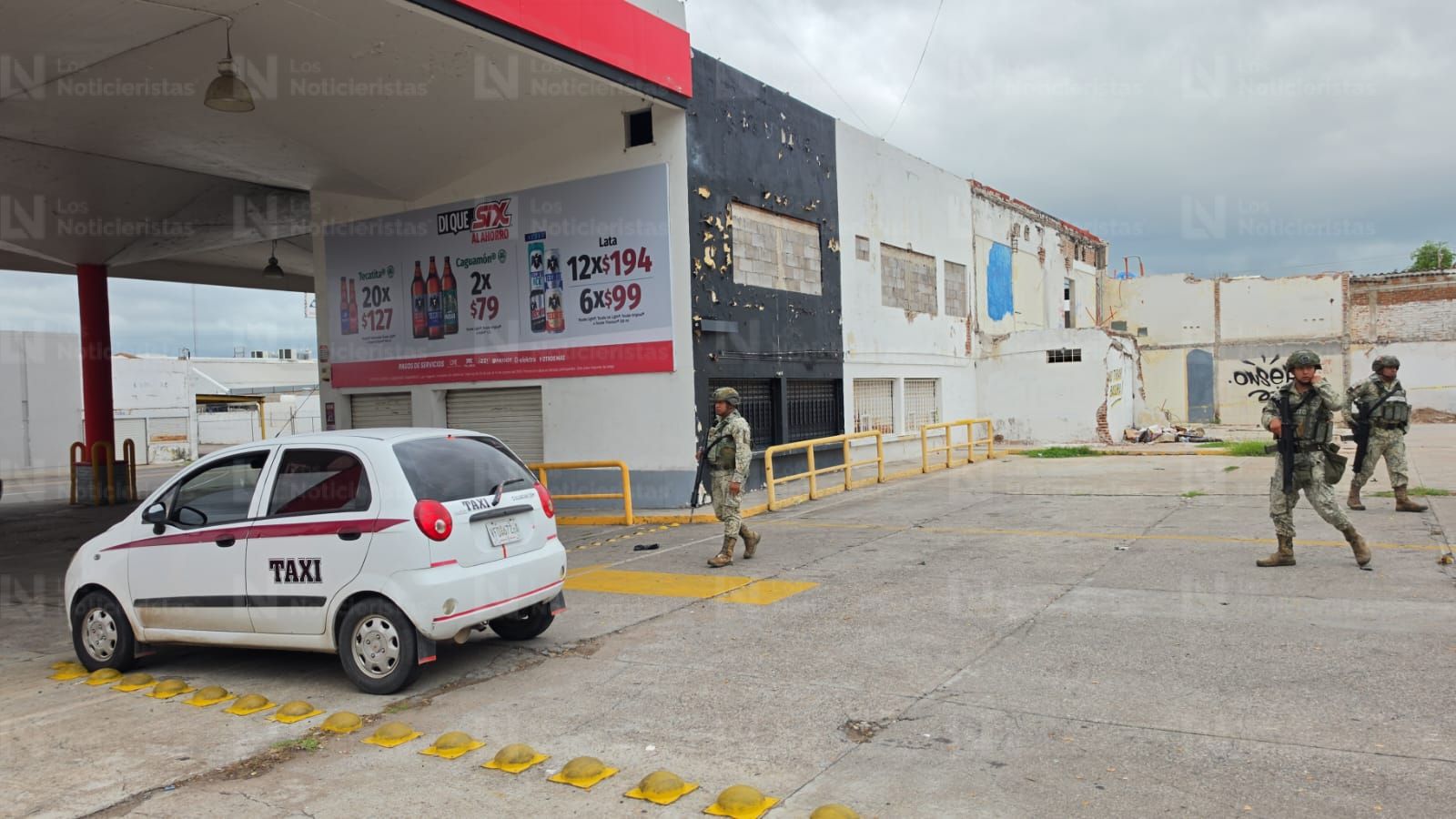 Unidad taxi abandonada