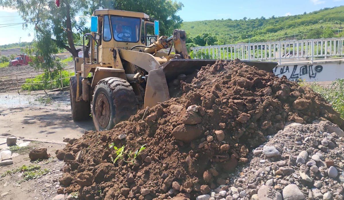 Piden vecinos de Hacienda Alameda muro de contención para evitar colapso de viviendas