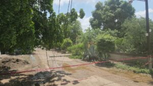 poste caido mantiene en riesgo a familias de callejones de guasavito guasave