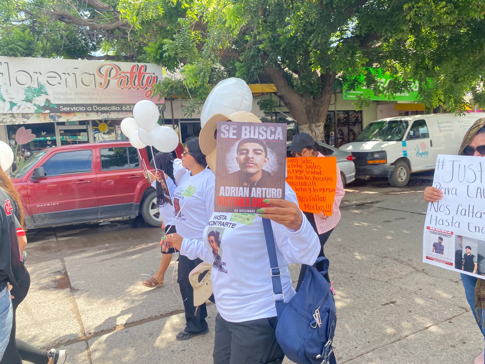 Rastreadoras marchan en Guasave