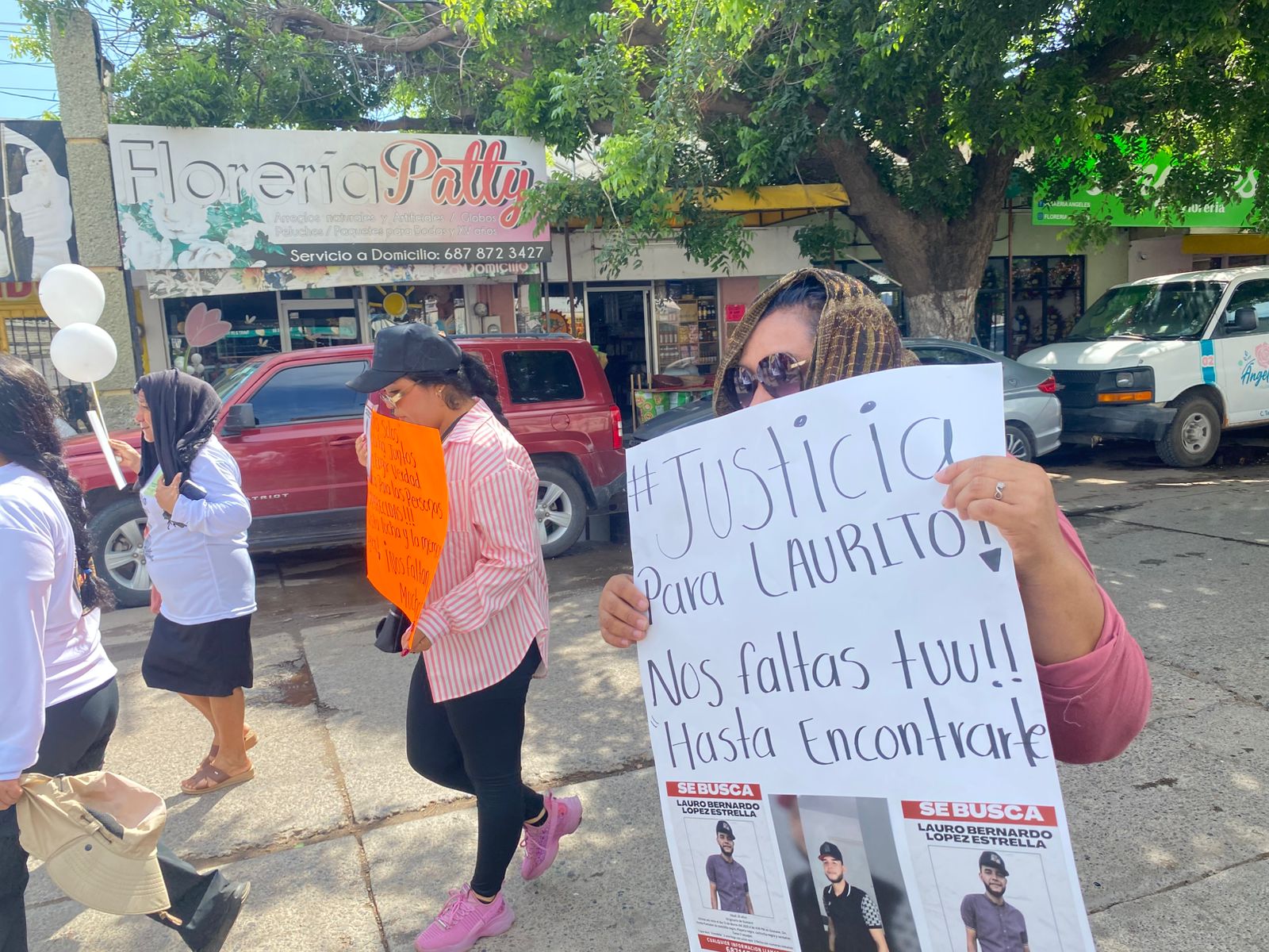 Rastreadoras marchan en Guasave
