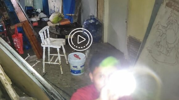 Captan a ladrón robando en un negocio de agua purificada de la colonia Tepeca, en Los Mochis, Sinaloa