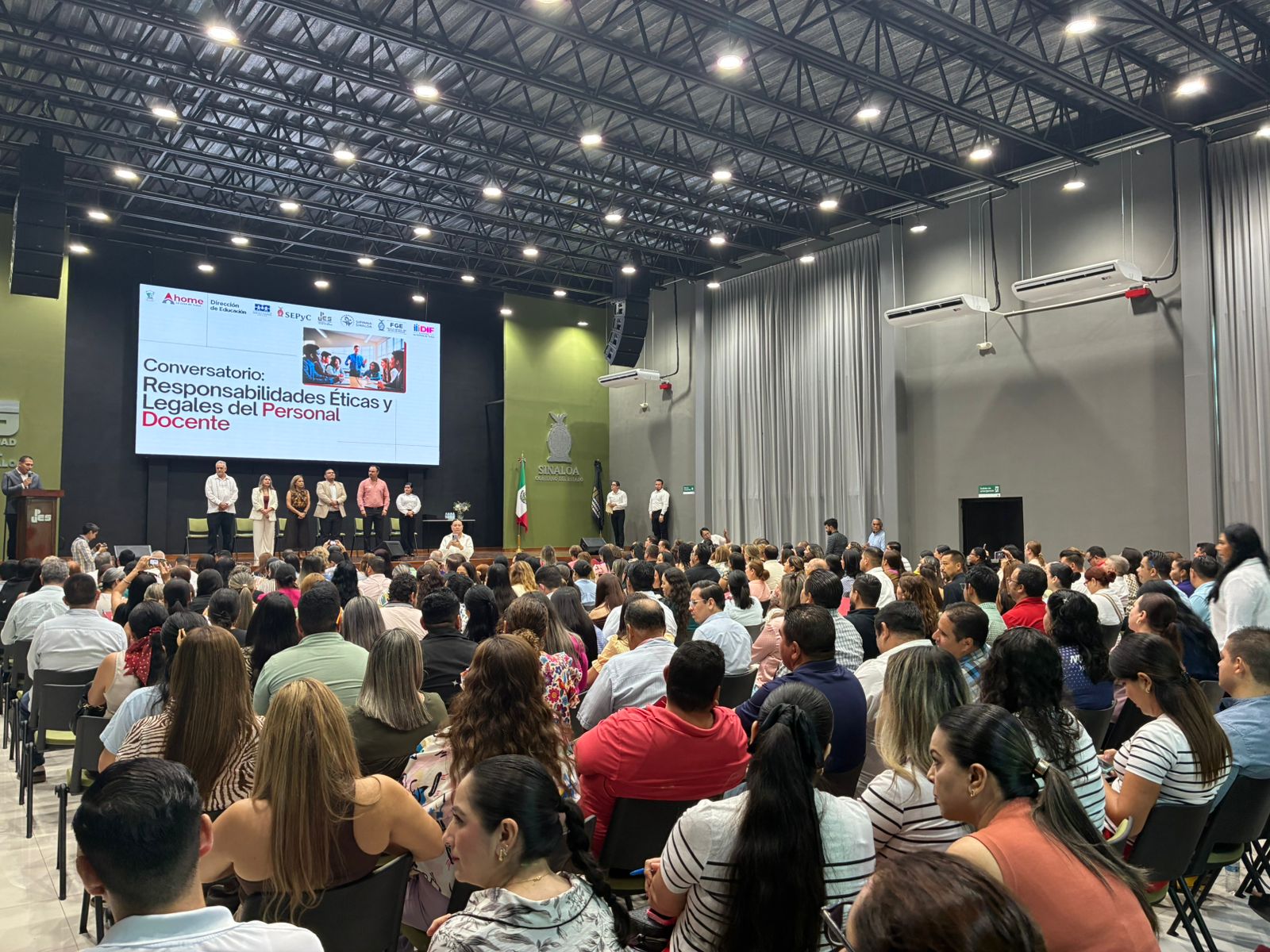 Realizan conversatorio para docentes en Ahome, Sinaloa