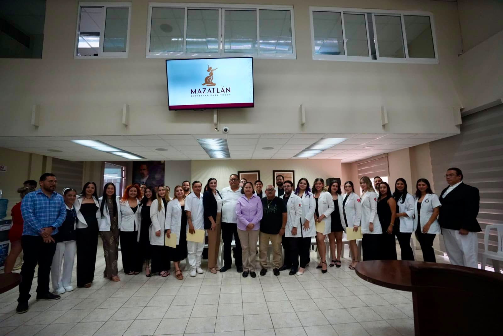 Entregan cartas de terminación de pasantía del Hospital Municipal Margarita Maza de Juárez