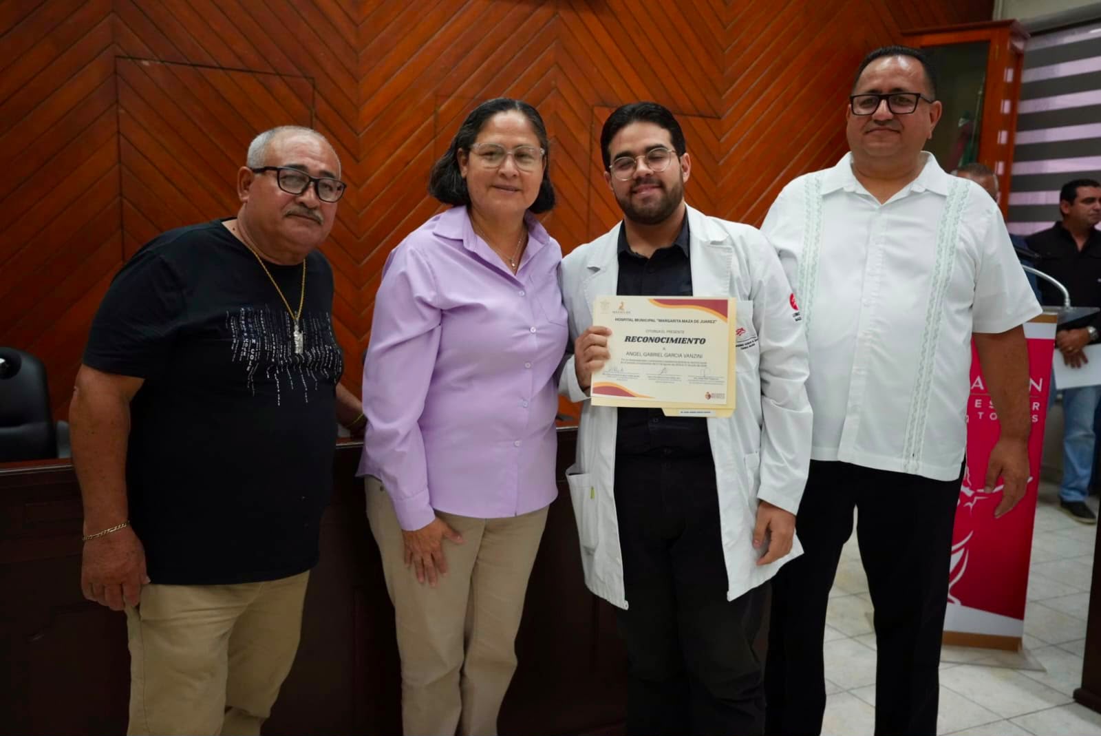 Entregan cartas de terminación de pasantía del Hospital Municipal Margarita Maza de Juárez