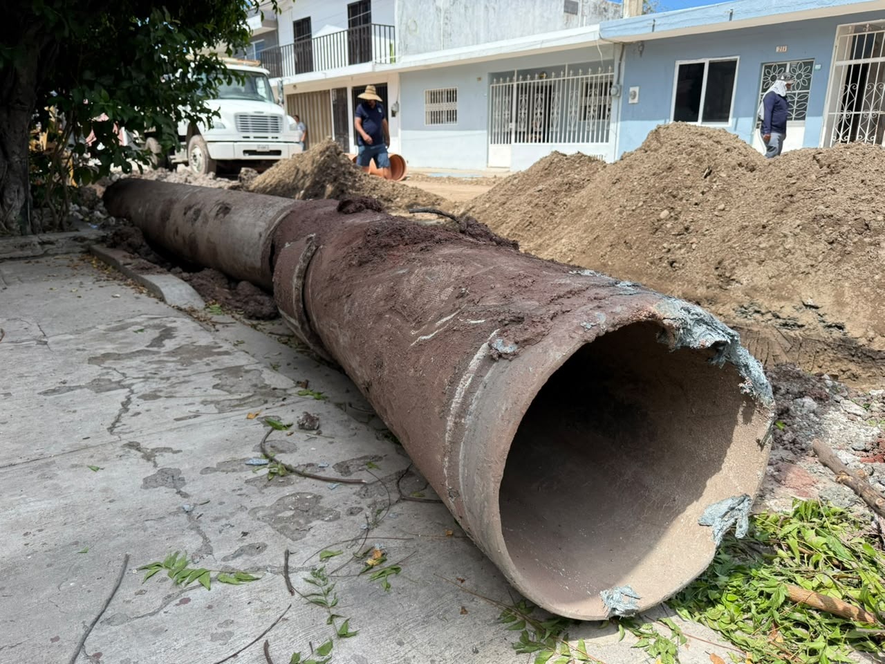Rehabilitación de línea sanitaria en la Col. Olímpica de Mazatlán