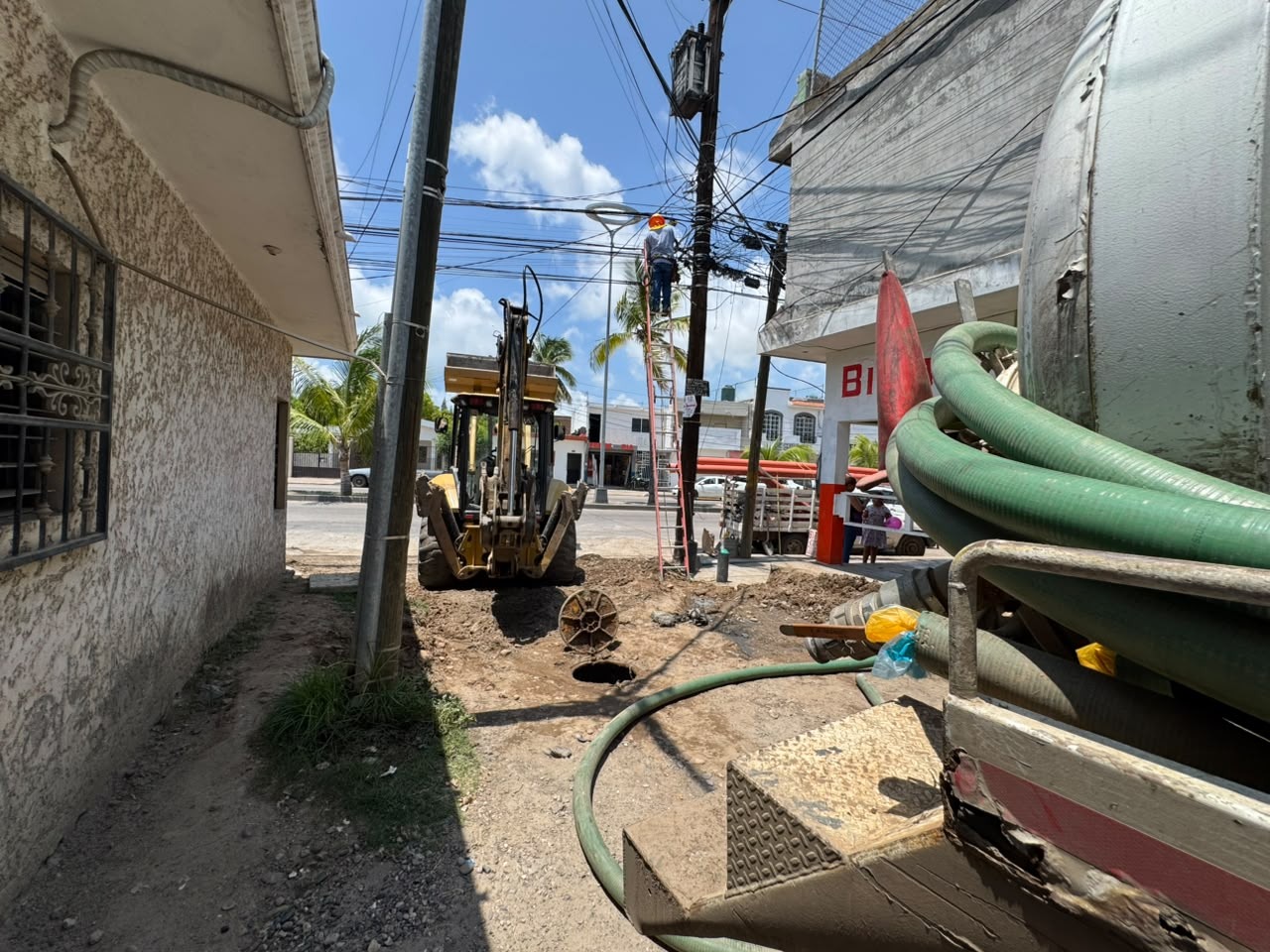 Renuevan tuberías en Mazatlán