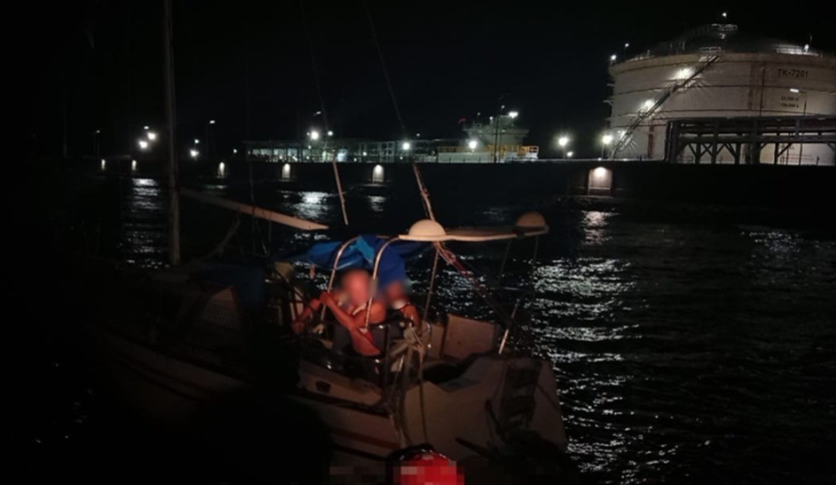 Rescatan a nueve personas de embarcación en Topolobampo