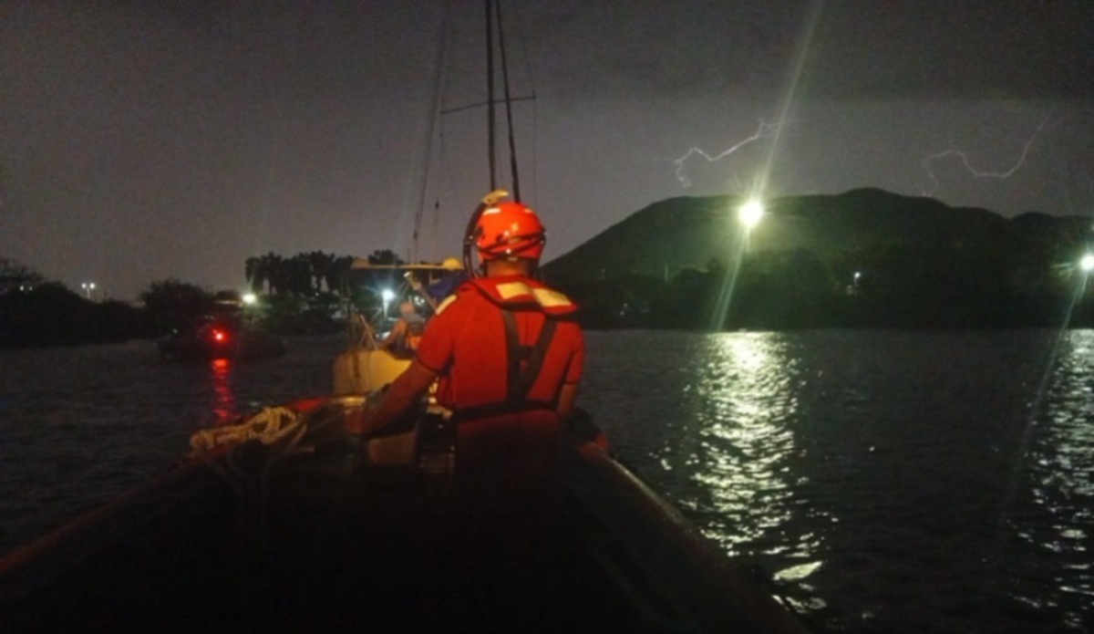 Rescatan a nueve personas de embarcación en Topolobampo