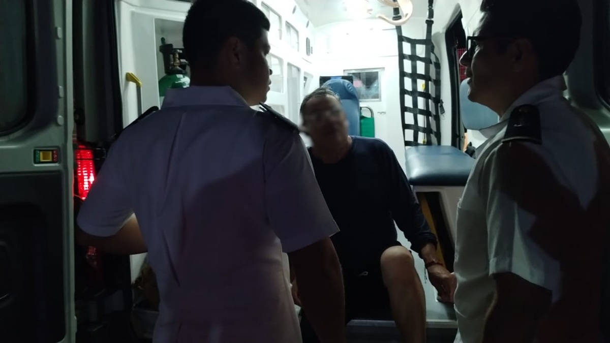 Rescatan a nueve personas de embarcación en Topolobampo