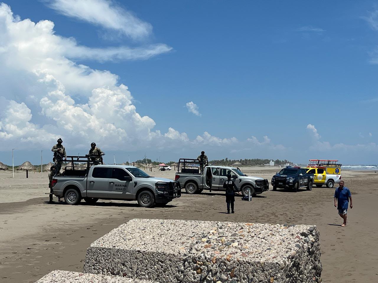 Voluntario de PC rescata a un hombre en playas Las Glorias