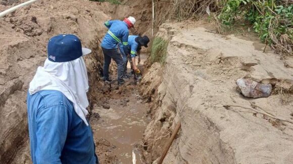 Junta de Agua restablece gradualmente el servicio de agua potable en comunidades afectadas por las lluvias en Mocorito, Sinaloa