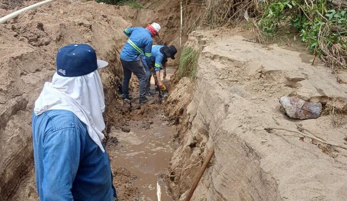 Tras lluvias, restablecen paulatinamente servicio de agua potable en Mocorito