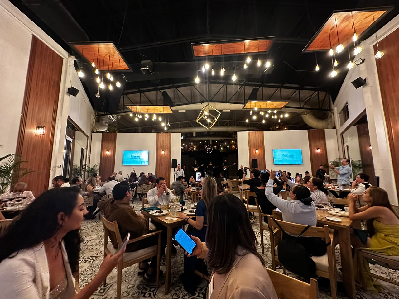 Restaurantes de Mazatlán registran más ventas en periodo vacacional