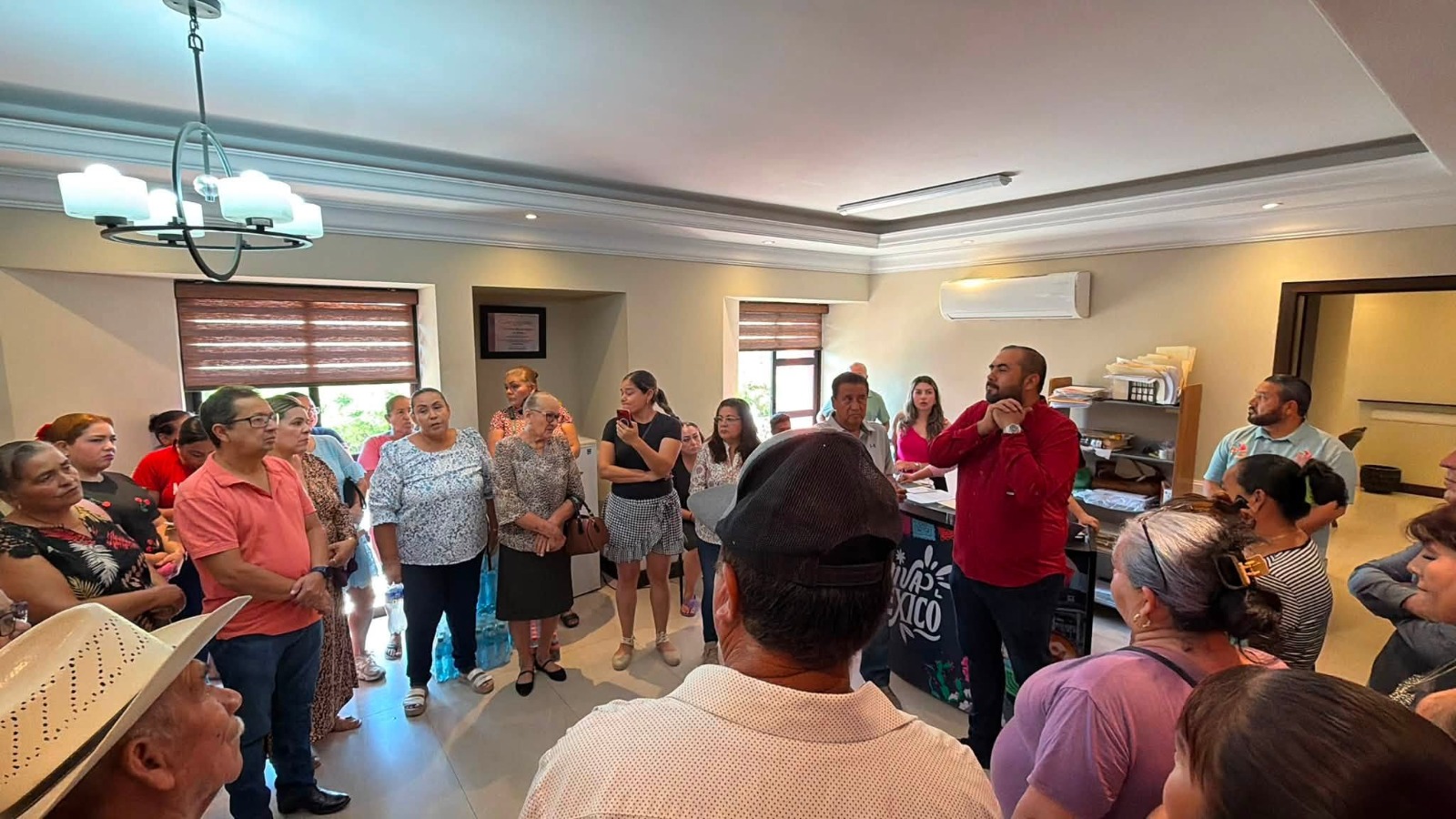 Reunión entre autoridades municipales de San Ignacio y CFE