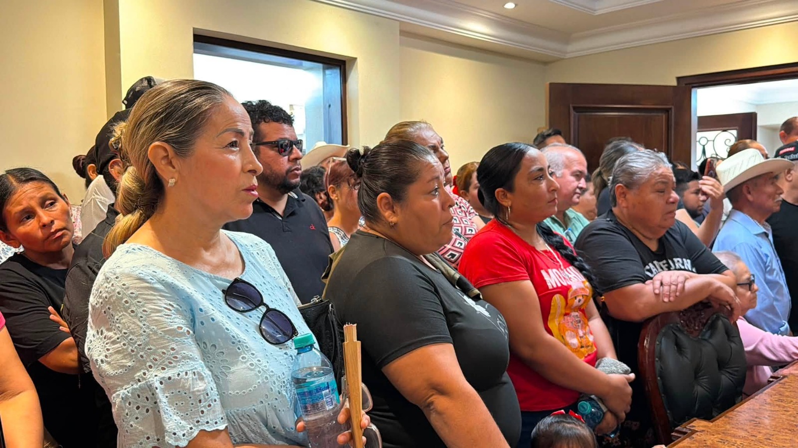 Reunión entre autoridades municipales de San Ignacio y CFE