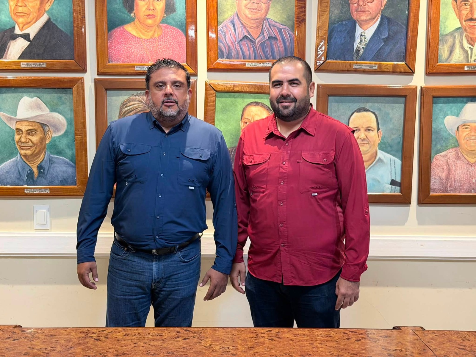 Reunión entre autoridades municipales de San Ignacio y CFE