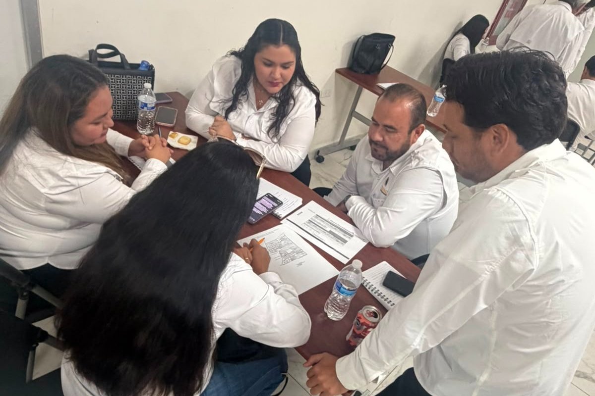 Reunión de representantes de las 20 juntas de agua potable de Sinaloa