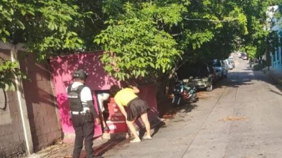 En pleno Centro de Mazatlán, Sinaloa, roban en puesto de comida antes del regreso a clases; ladrón queda grabado