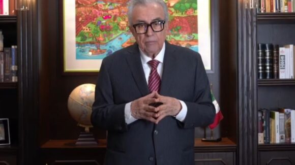 “Aquí estoy y vamos a seguir gobernando con firmeza”, Rubén Rocha emite mensaje tras regreso como gobernador de Sinaloa