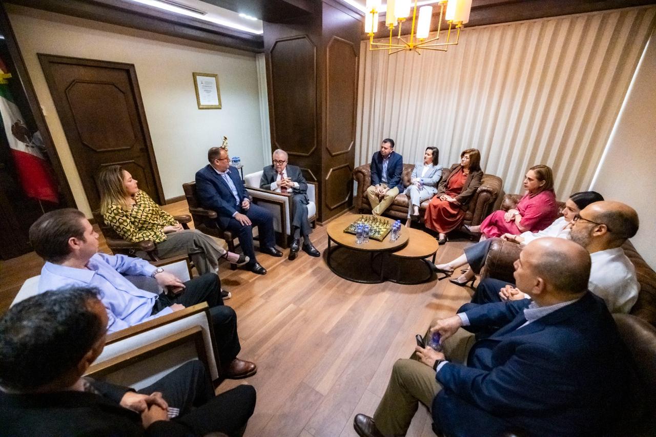 Rocha Moya se reúne con magistradas y magistrados del Supremo Tribunal de Justicia tras su regreso al gobierno