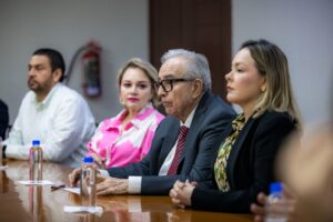 Rocha Moya toma posesión como gobernador de Sinaloa