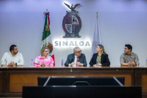 Rocha Moya toma posesión como gobernador de Sinaloa