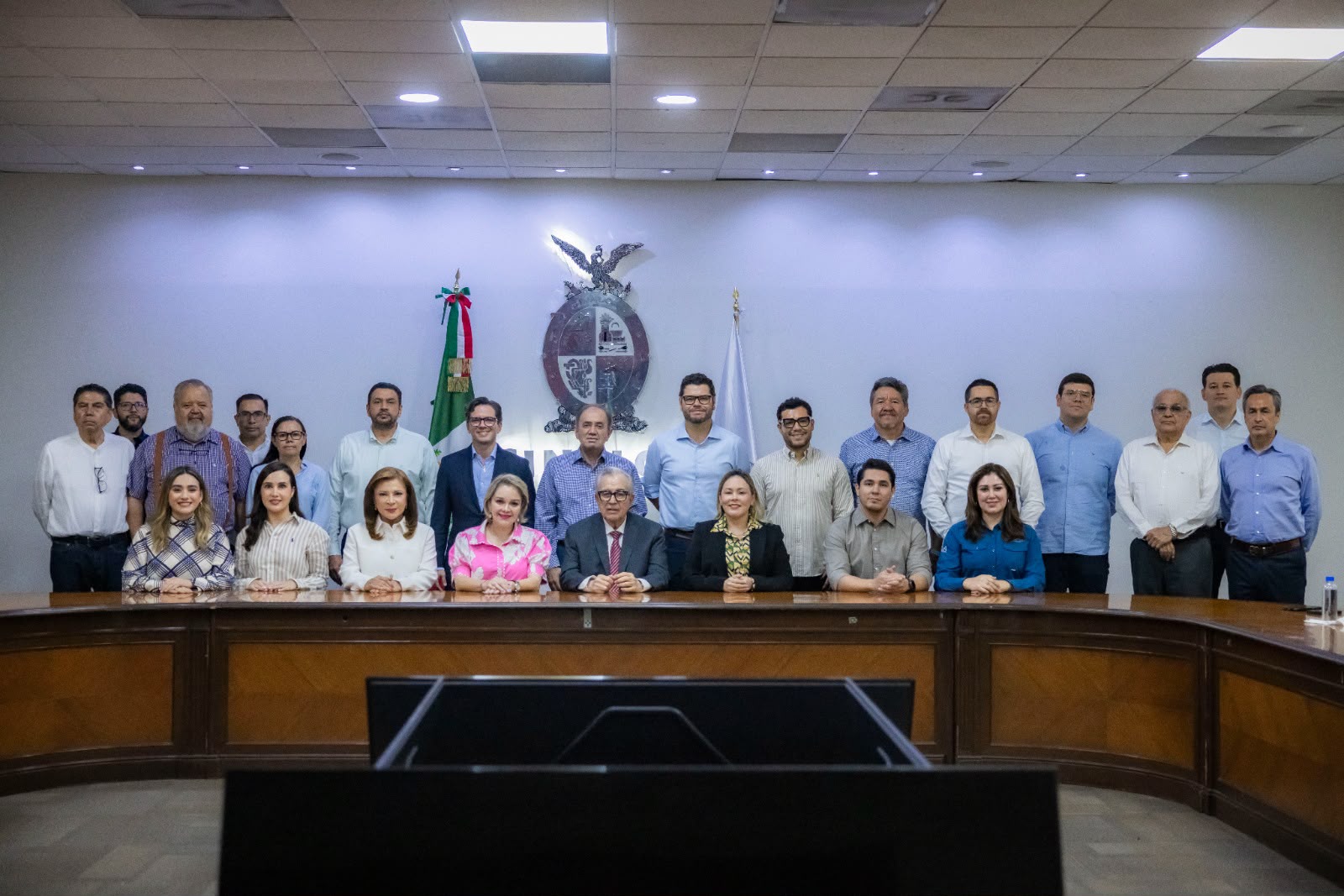 Rocha Moya toma posesión como gobernador de Sinaloa