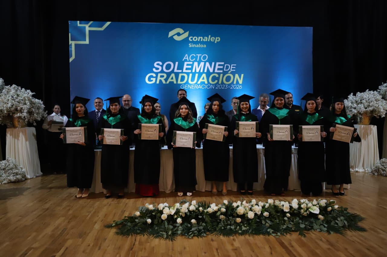 Se gradúan jóvenes de Conalep Guasave
