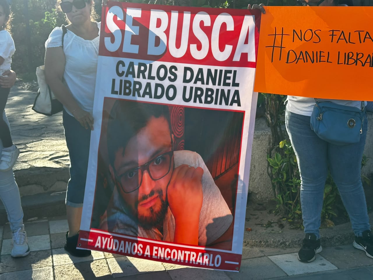Se manifiestan por la desaparición de Carlos Daniel en Mazatlán