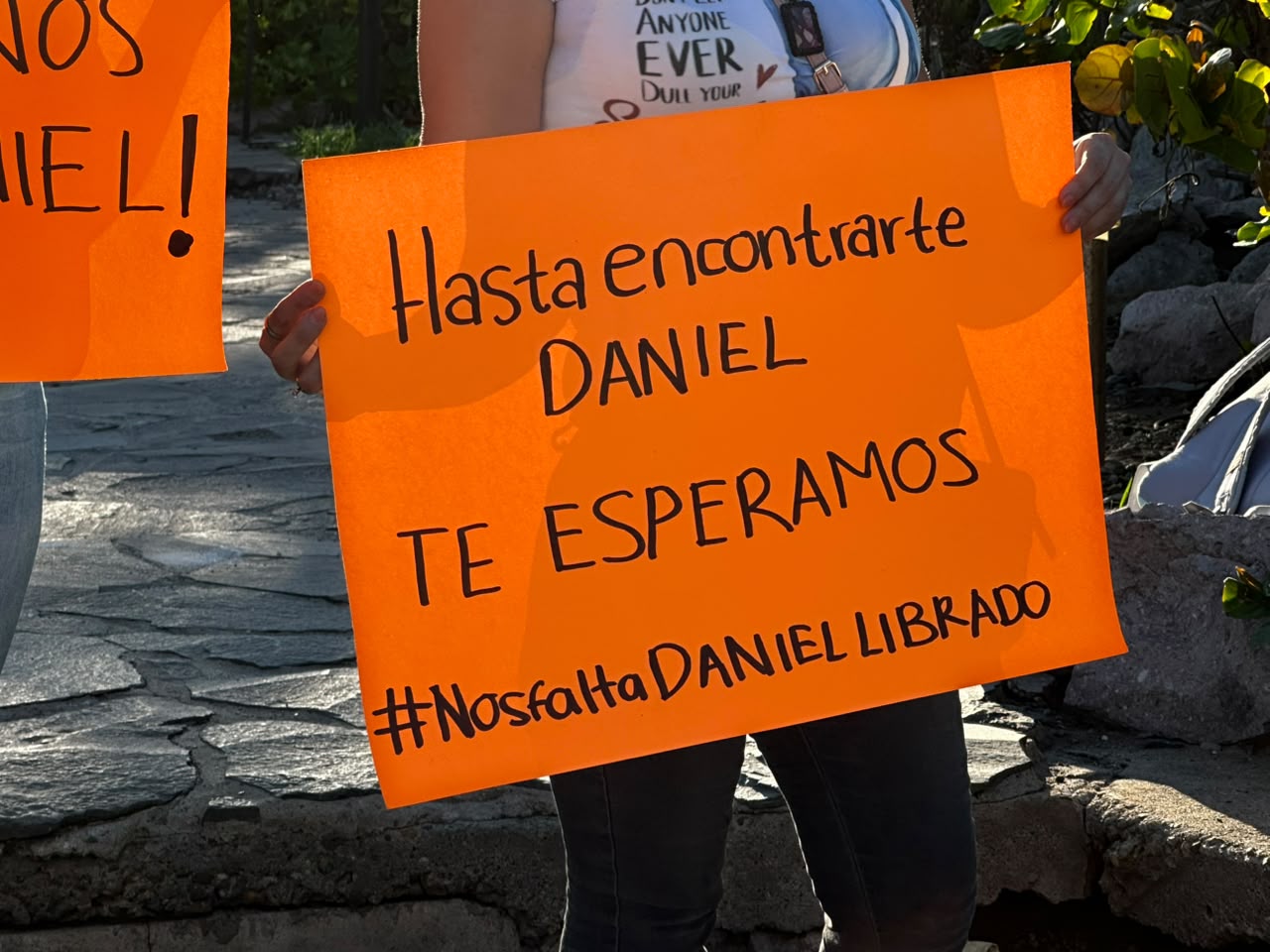 Se manifiestan por la desaparición de Carlos Daniel en Mazatlán