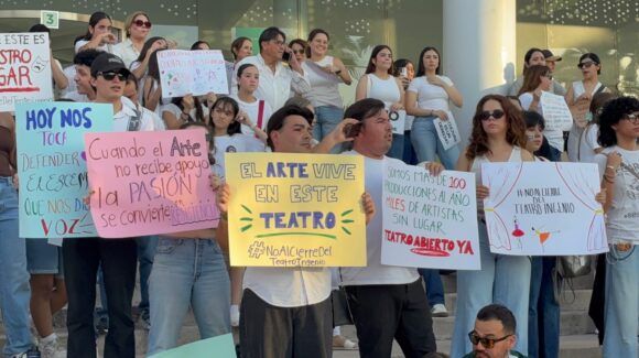 Profesores de cultura y alumnos de academias piden mantener abiertos los espacios para la cultura en Los Mochis, Sinaloa
