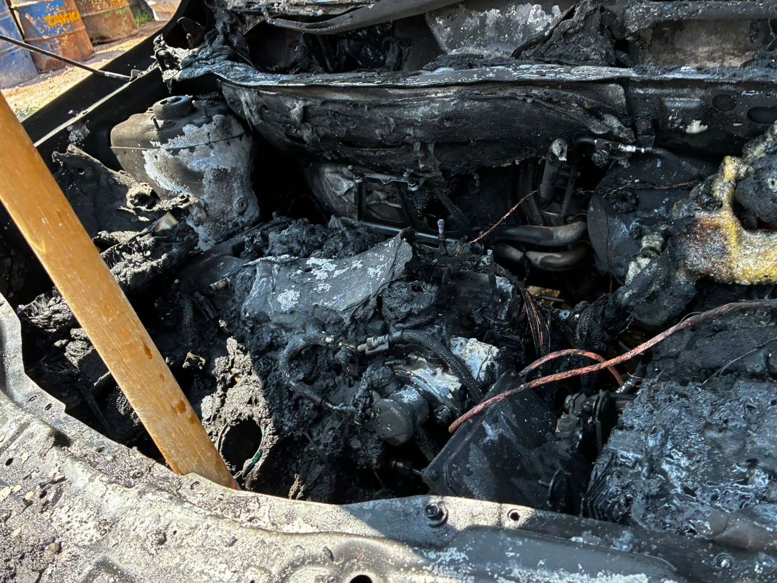 Incendio de vagoneta en Los Mochis, moviliza los cuerpos de auxilio