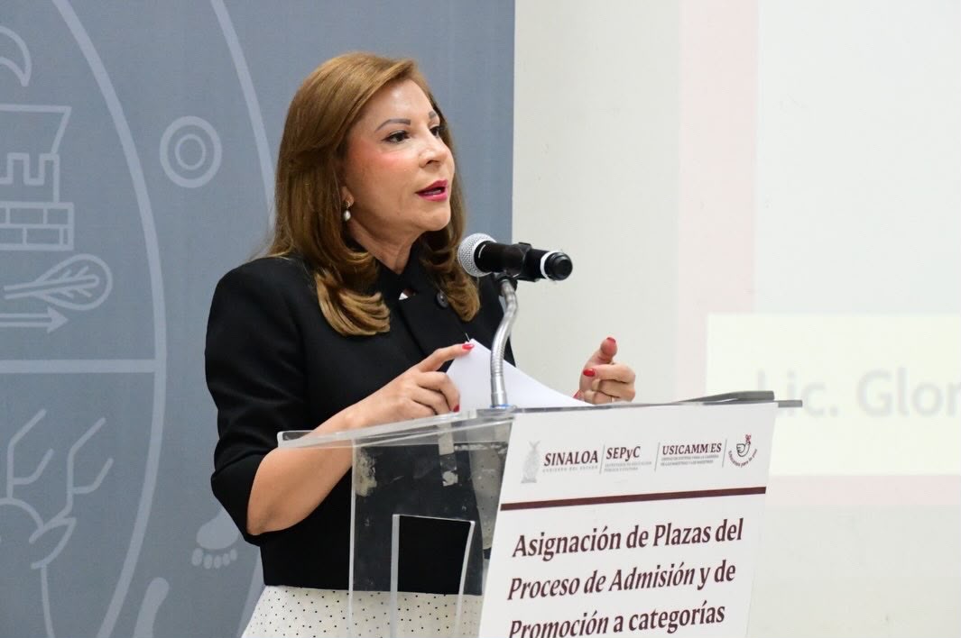 SEPyC Sinaloa entrega plazas a docentes