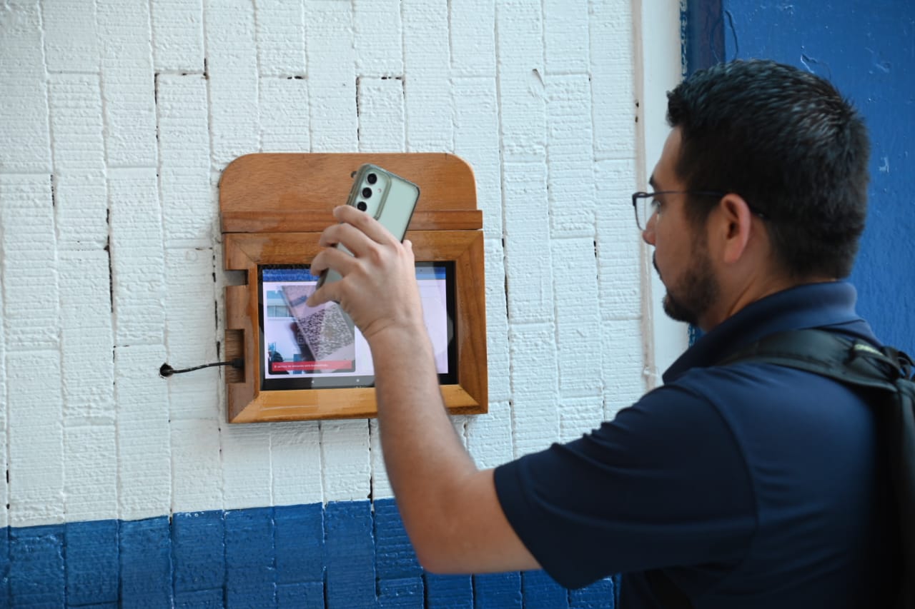 Sistema de monitoreo de entradas y salidas para alumnos de la UAS